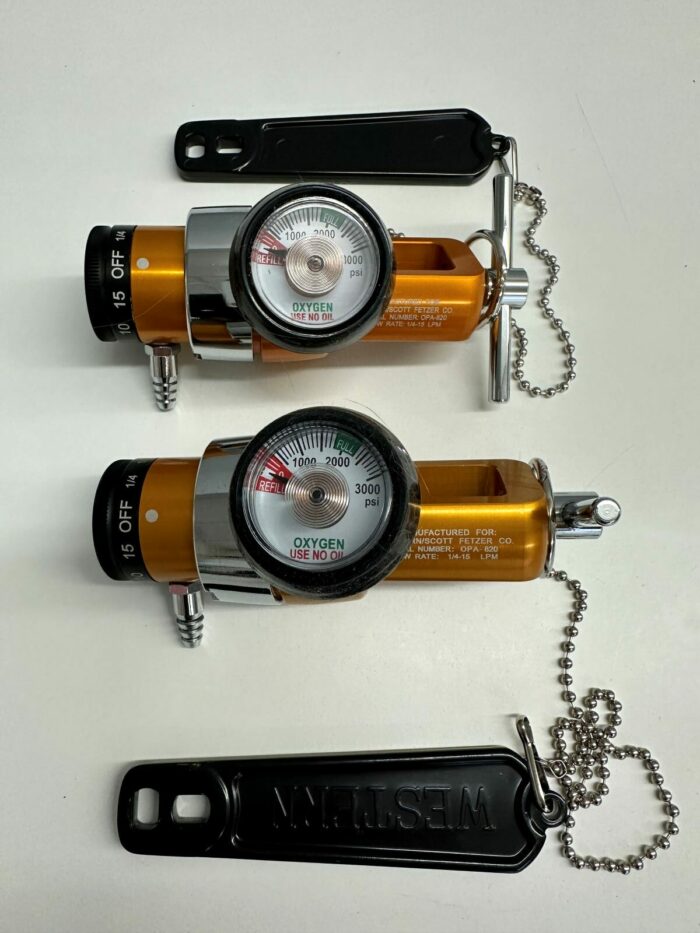 Oxygen tank regulators and flow meters - Image 3